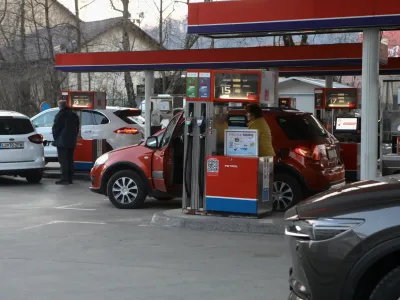 - 07.03.2022  Bencinska črpalka Petrol - podraitev bencina //FOTO: Luka Cjuha.