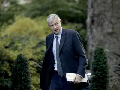 FILE.- Britain's Minister of State for Environment and International Development Zac Goldsmith arrives for a cabinet meeting at 10 Downing Street in London, Tuesday, Oct. 22, 2019. A British environment minister who is close to former Prime Minister Boris Johnson has quit and accused the current government of apathy towards climate issues. Zac Goldsmith said Friday, June 30, 2023 that he could no longer do his job because Prime Minister Rishi Sunak is "simply uninterested" in the environment. (AP Photo/Matt Dunham, file)