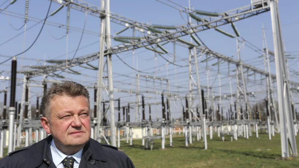 - 06.04.2022 – mag. Aleksander Mervar, menedžer - direktor družbe ELES, sistemskega operaterja elektroenergetskega sistema Slovenije od leta 2013, član nadzornega sveta Kapitalske družbe /FOTO: Jaka GasarOPOMBA: INTERVJU ZA OBJEKTIV 2022