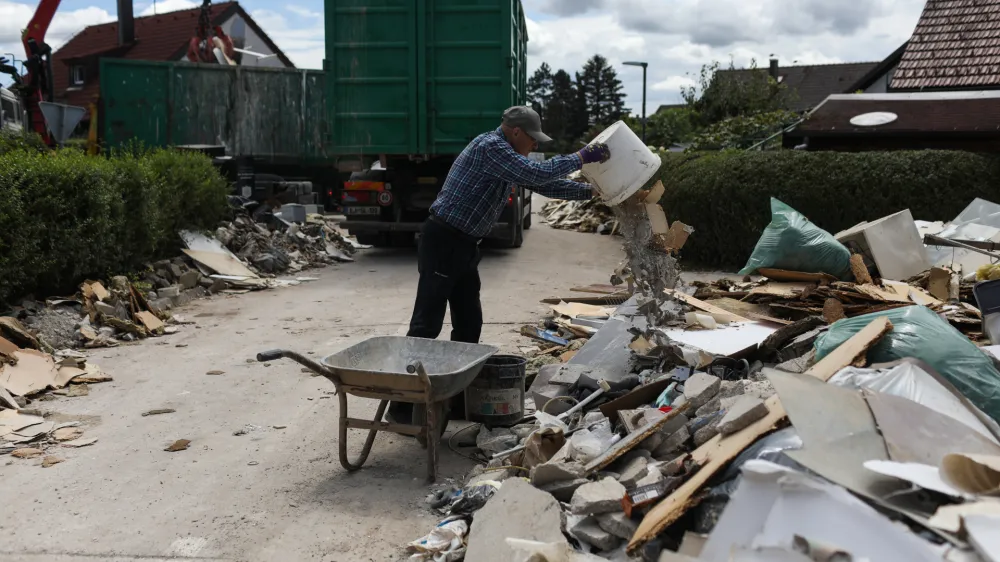 - 10.08.2023 – Sneberje - Snebersko nabrežje - odpravljanje posledic poplave.Najhujša naravna ujma v zgodovini Slovenije - prizadeti dve tretjini države - ujma - poplave – zemeljski plazovi – neurja - //FOTO: Bojan Velikonja