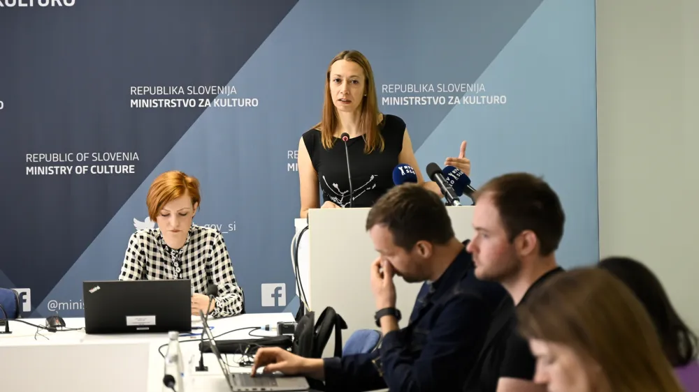 direktorica JAK-a Katja Stergar- 14.06.2023 – Tiskovno konferenca Slovenija častna gostja na frankfurtskem knjižnem sejmu//FOTO: Nik Erik Neubauer