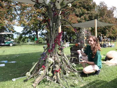 slovenska predstavnica cvetličarka Maša Troha <br><br>- 25.08.2023 - Arboretum Volčji Potok - Evropsko prvenstvo mladih cvetličarjev EUROFLEURS2023 - <br><br>//FOTO: Tomaž Skale<br>