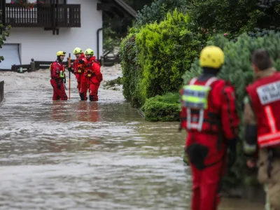 - Poplavljeno naselje Sorška cesta v Škofja Loki..- 04.08.2023. Močno deževje in hude ujme so zajele vso Slovenijo in povzročile hude poplave, plazove in zastoje v prometu..//FOTO: Bojan Velikonja