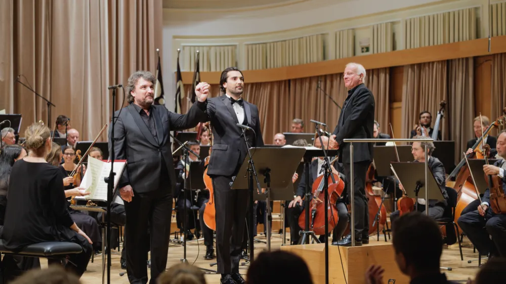 Ljubljana Festival<br><br>Jonathan Tetelman (tenor), Ludovic Tézier (bariton), Orkester Slovenske filharmonije, Marco Boemi (dirigent)<br><br>Ljubljana, Slovenska filharmonija