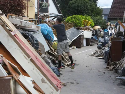 - 10.08.2023 – Sneberje - Snebersko nabrežje - odpravljanje posledic poplave.Najhujša naravna ujma v zgodovini Slovenije - prizadeti dve tretjini države - ujma - poplave – zemeljski plazovi – neurja - //FOTO: Bojan Velikonja