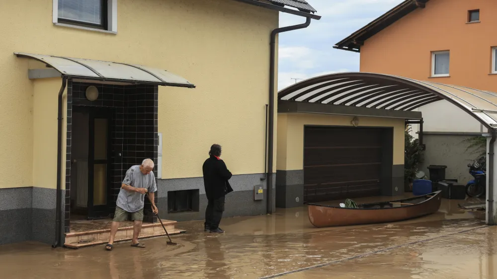 Sneberje- 04.08.2023 – Poplave v Sloveniji - močno deževje, narasle reke, vremenske spremembe //FOTO: Jaka Gasar