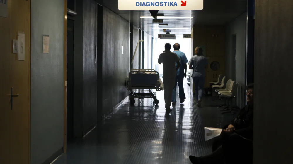 čakalnica - internistična služba - diagnostika<br><br><br> - Splošna bolnišnica "Dr. Franca Derganca" - Nova Gorica - Ul. Padlih borcev 14, - Šempeter pri Gorici  //FOTO: Luka Cjuha