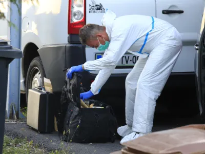 Preiskovalci so bili na delu cel konec tedna. F Andrej Petelinšek, Večer