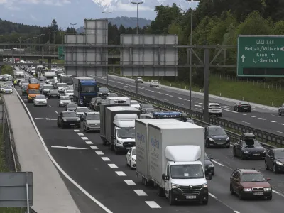 - 18.05.2023 – Ljubljanska obvoznica – prometni zastoj zaradi praznika Jezusov vnebohod v nekaterih državah<br><br> <br><br>//FOTO: Luka Cjuha