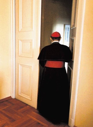 Razrešeni nadškof Franc Kramberger: Napake priznavam in obžalujem