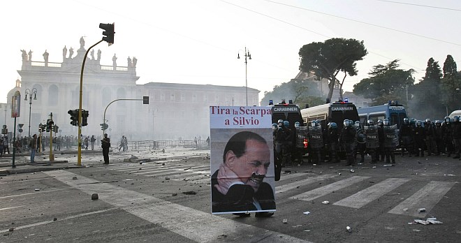 Izgredi v Rimu: Protestniki napadali cerkve
