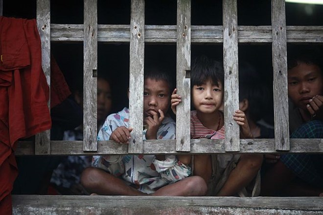 Foto: V velikem požaru v Mjanmaru umrlo 17 ljudi, 80 ranjenih