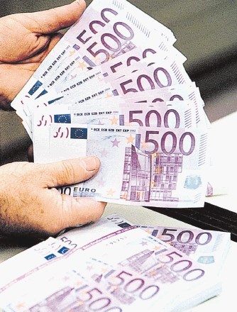 Najvišje plače se bodo po spremembi zakonodaje zvišale še za 420 evrov