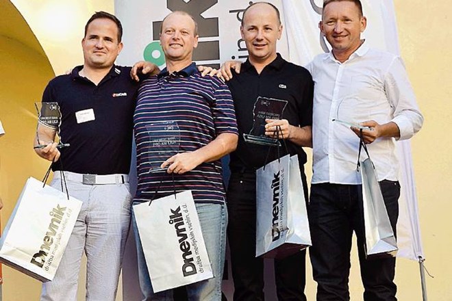Direktor podjetja Ream d.o.o. Pavle Resnik  (drugi z leve) je tudi navdušen igralec golfa. Na sliki z ekipo Unicredit 1 v...