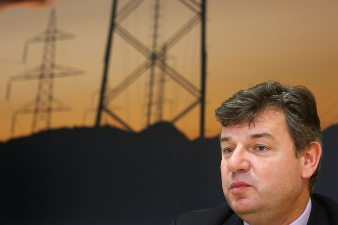 Peter Gašperšič, minister za infrastrukturo od 18. sptembra 2014 v 12. vladi pod vodstvom Mira Cerarja...