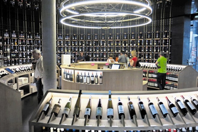 Ponudba vin v muzeju v Bordeauxu