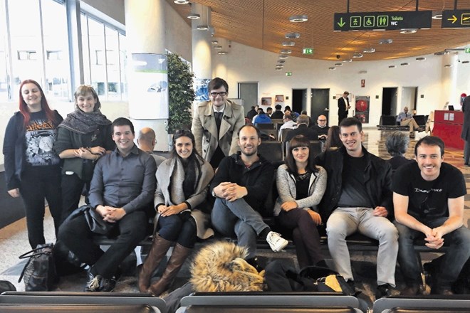 Zmagovalna ekipa ljubljanskih študentov prava na poti v Strasbourg. Študentsko ekipo so sestavljali Vanja Bobaš, Anja Rustja,...