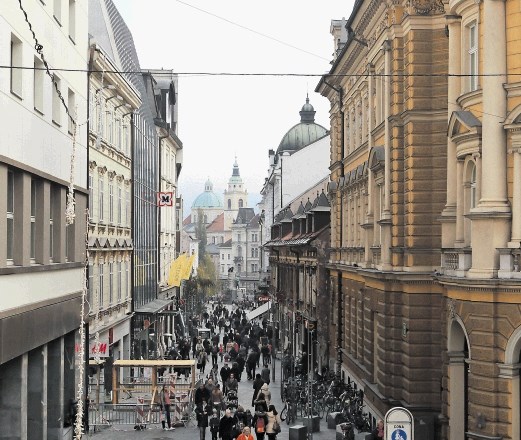 Začetek Čopove ulice krasijo Prešernovi verzi. Od poznega 19. stoletja do leta 1949 se je današnja Čopova  imenovala...