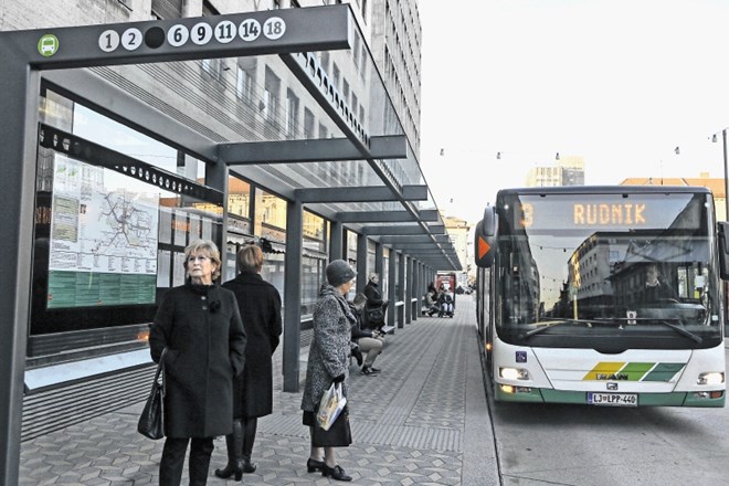 Porasta števila potnikov na mestnih avtobusih ni bilo. Pod vsako kritiko je železniški promet v mestu.