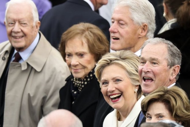 Nekdanji predsednik Jimmy Carter, Rosalynn Carter, nekdanji predsednik Bill Clinton, Hillary Clinton in nekdanji predsednik...