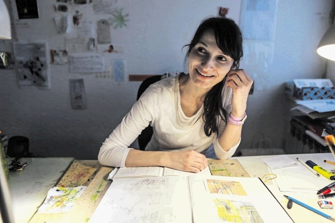Maja Kastelic, ilustratorka in slikarka: Imam svoja otroka, ampak ko delam, izhajam predvsem iz sebe, iz svojega otroštva,...