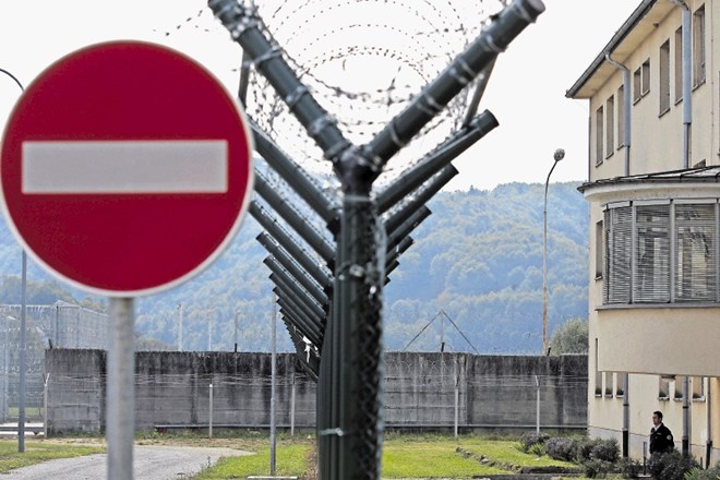 Slovenski zaporski sistem močno potrebuje nov ljubljanski zapor za 388 obsojencev in pripornikov, ki bi po optimističnih...