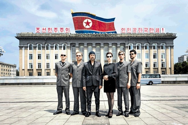 Laibachu je z obiska Severne Koreje ostalo še za več ur posnetega materiala.