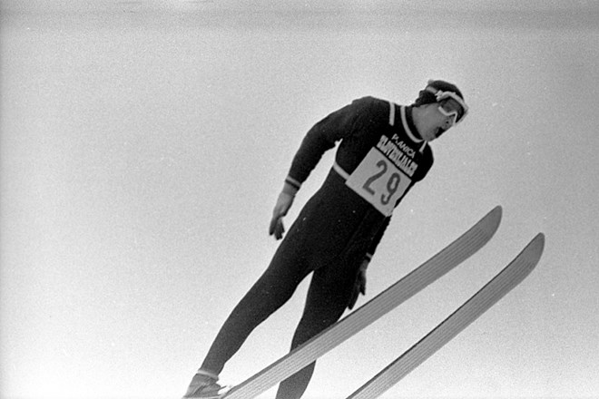 Slovenski skakalec Marjan Mesec na novi planiški letalnici leta 1969