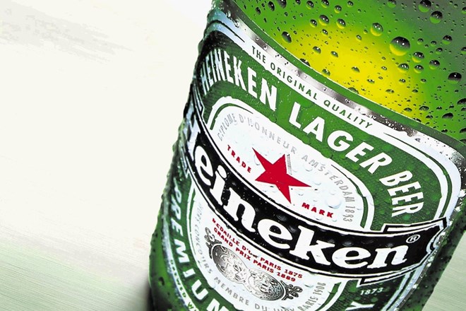 Madžare najbolj moti rdeča zvezda na Heinekenovih steklenicah  piva…