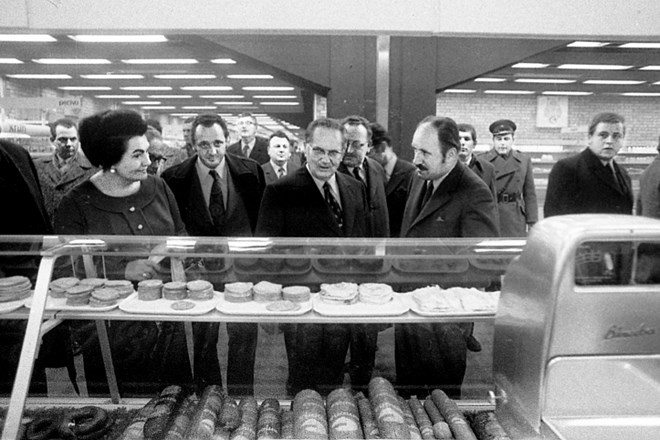 Josip Broz - Tito in Jovanka Broz v  veleblagovnici Maximarket ob odprtju 22. novembra 1971