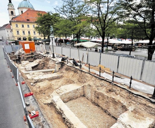 Arheološka izkopavanja na Vodnikovem trgu so potekala med letoma 2009 in 2013.