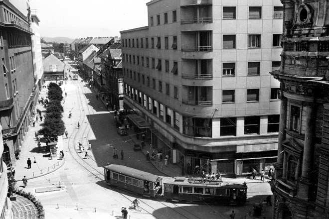 Prvi igralni avtomati v Ljubljani so bili v bifeju nedaleč od hotela Slon, kjer pa so leta 1969 odprli prvo igralnico v...
