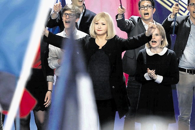Filmu Lucasa Belvauxa o Marine Le Pen in Nacionalni fronti žal  nekoliko  spodleti in zdrsne v naivnost.