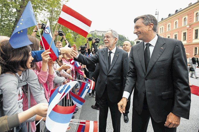 »Slovenija je za Avstrijo kot trgovinska partnerica  pomembnejša od Rusije, Japonske ali Španije,« je slovenskemu predsedniku...