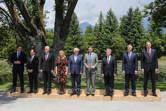 Slovenija in Hrvaška glede arbitraže nespremenjeno: Pahor – kompromis možen glede uveljavitve sporazuma