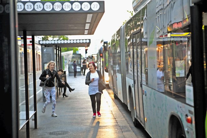 Občina ima zahtevno nalogo ustaviti upadanje števila potovanj z mestnimi avtobusi.
