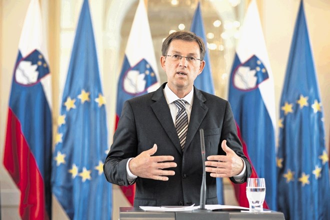 Premier Miro Cerar od srečanja s hrvaškim kolegom Andrejem Plenkovićem prihodnji teden ne pričakuje kakšnih jasnejših...