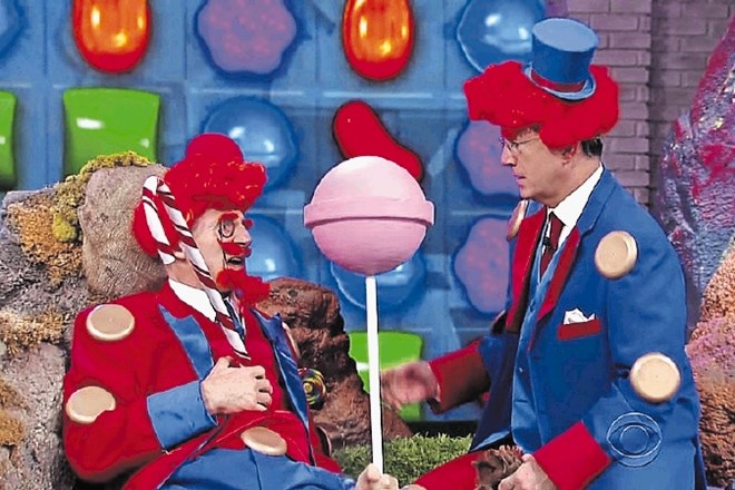 Liam Neeson in Stephen Colbert v skeču na temo Candy Crusha