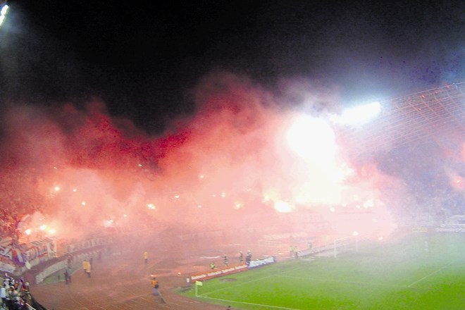 Čeprav navijači Torcide radi zažigajo na stadionu Hajduka, so se ob požarih v Splitu izkazali kot srčni gasilci.