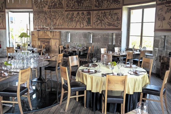 »Strelec je najpomembnejša kulinarična točka v Ljubljani, ki ne bo razočarala niti ljubiteljev vina,« je o restavraciji...