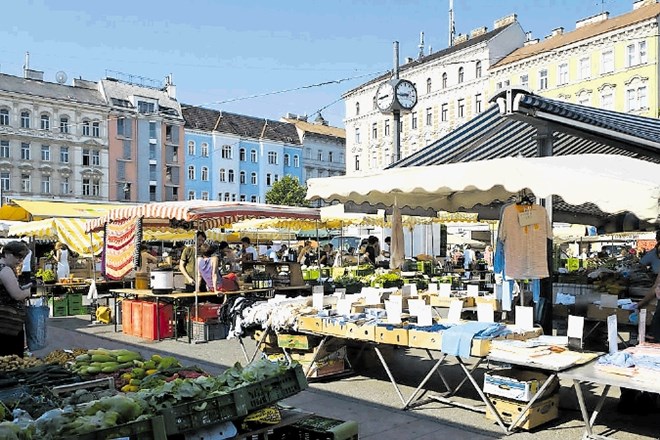 Karmelitermarkt je priljubljena lokacija hipsterjev, kjer se prodajajo tradicionalni, avtohtoni proizvodi, pridelani...