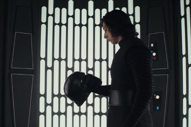 Adam Driver je kot Kylo Ren bistveno zanimivejši kot njegov predhodnik Darth Vader. Ko prešteje svoje rane in pretehta...
