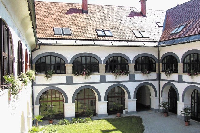 Občina Kamnik je začela z obnovo samostana Mekinje, ki so ji ga pred dvema letoma poklonile uršulinke.