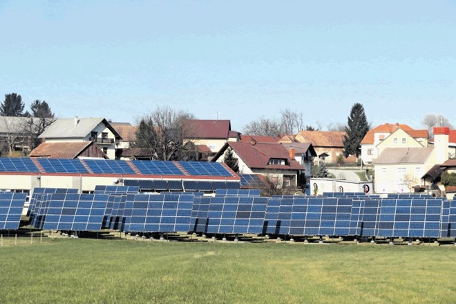 Po mnenju Rudija Deržiča bi s postavitvijo sončnih elektrarn s sledilnim sistemom lahko dali nov pomen opuščenim...