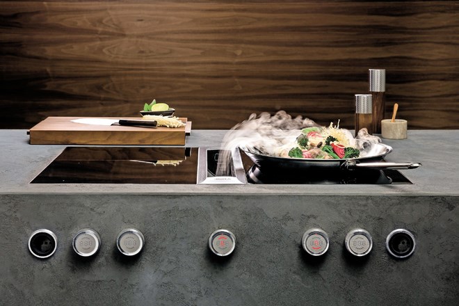 Ena največjih novosti pri kuhinjskih aparatih v zadnjem času je kuhalni sistem z napo Bora, ki odsesava vonjave, maščobe in...