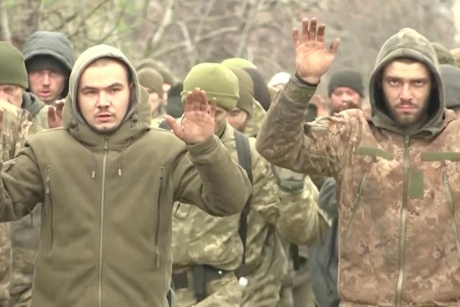 V Ukrajini nadaljevanje spopadov, Rusija Ukrajino obtožuje obstreljevanja ruskih naselij blizu meje