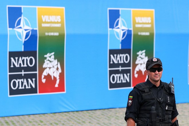 Raziskava: Slovenci med najbolj skeptičnimi do članstva v Natu


