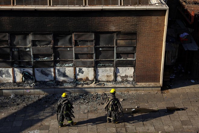 #foto #video Požar v Johannesburgu: med 73 mrtvimi tudi enoletni otrok in številni brezdomci