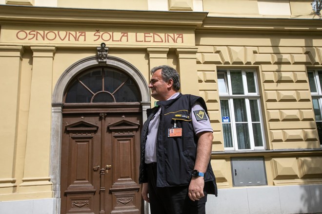 Po grožnji z nasiljem: ljubljanske šole ta teden z varnostniki, minister Felda svetuje pogovor