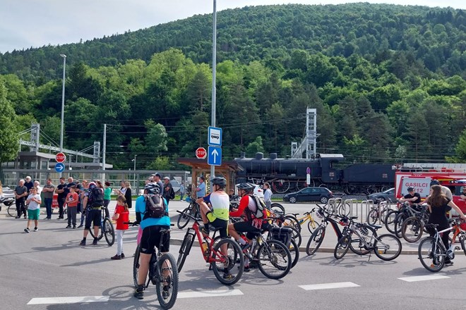 #foto Odprli kolesarsko pot med Borovnico in Bregom